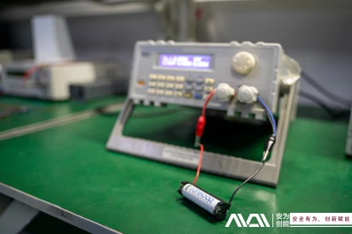So sánh hiện trạng pin sạc Lithium-Ion và pin kiềm
