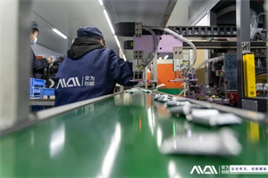 Sự khác biệt giữa pin sạc Lithium-ion số 5 và pin niken-kim loại hydride là gì?
