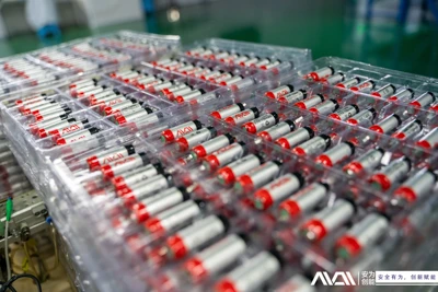 Có thể mang theo pin Lithium sạc lại lên máy bay không?